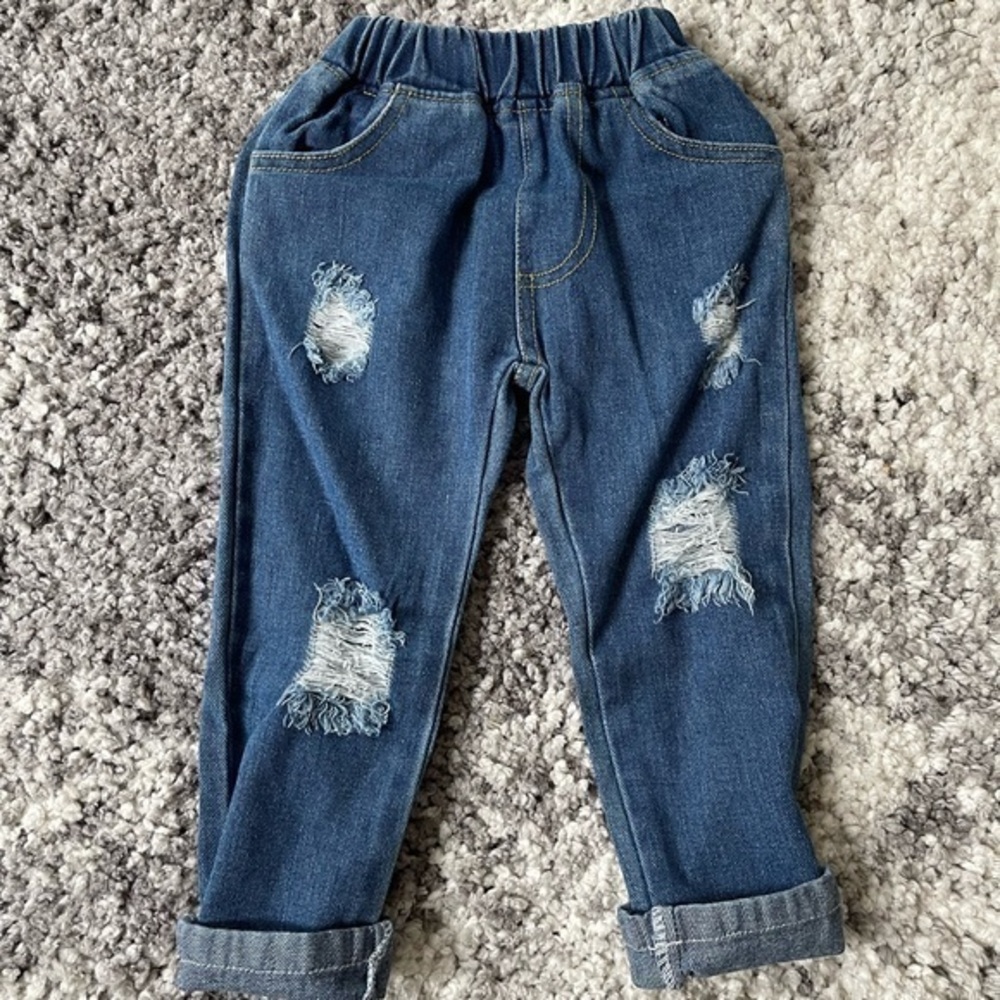 Baby girl jeans distress style